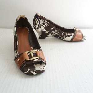 Etienne Aigner Open Toe Wedge Heels Brown Tropical Floral Buckle Beachy Size 6M